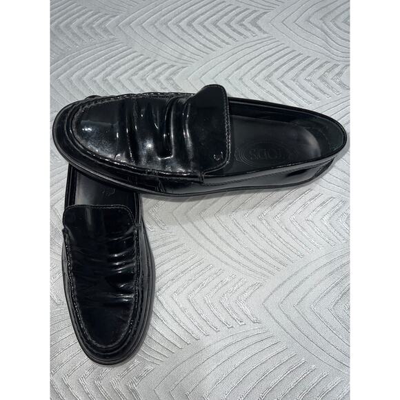 Tod’s  made in Italy Women’s Black Patent Leather Loafers Size 39.5  US 9 Vibram - Picture 1 of 10